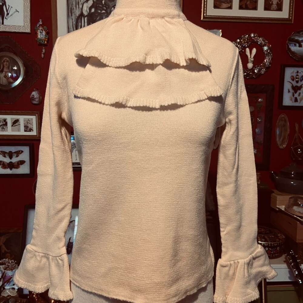 Vintage Geistex 100% pure virgin wool sweater 1960's to 1970's ruffled sleeves